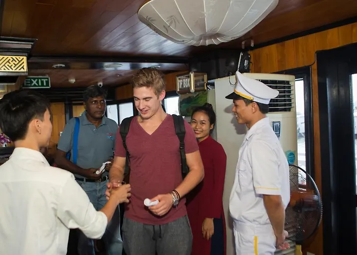 Syrena Cruises 4*