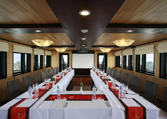 Syrena Cruises Hạ Long