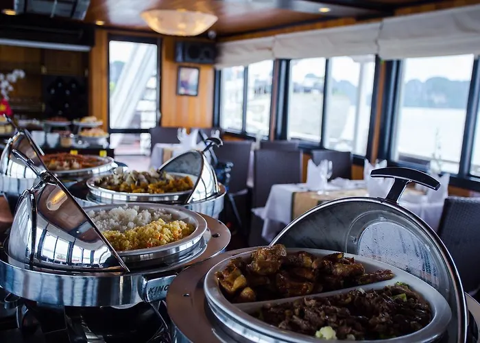 Syrena Cruises Hạ Long
