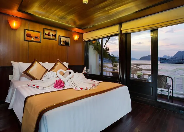 Syrena Cruises Hạ Long