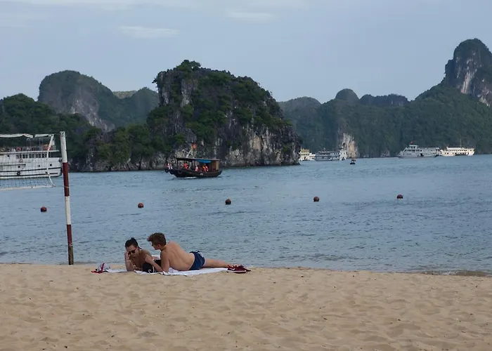 Syrena Cruises Hạ Long