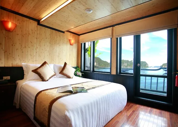 Syrena Cruises 4*