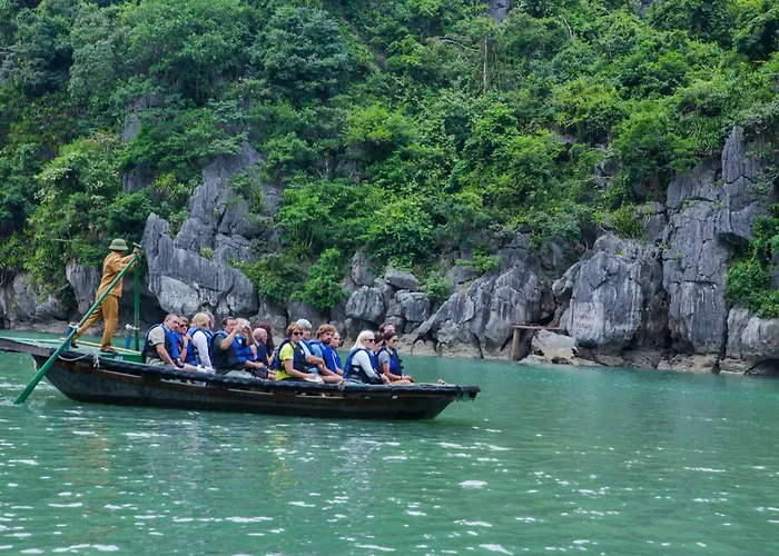 Syrena Cruises Hạ Long