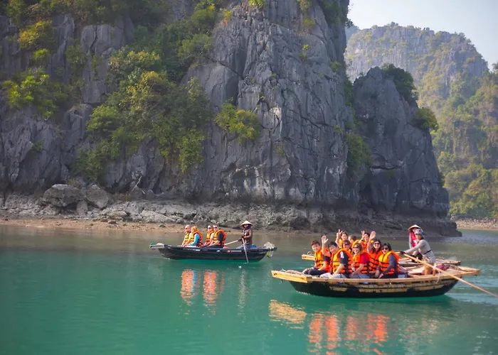 Syrena Cruises Hạ Long