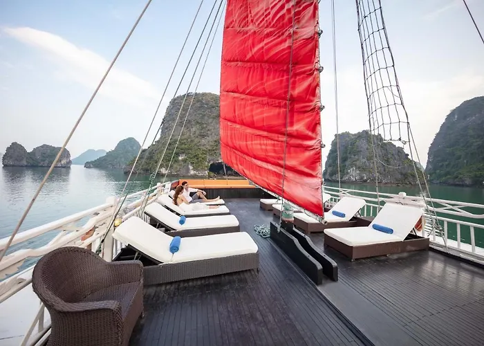 Syrena Cruises  Hạ Long