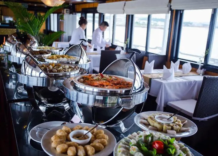 Syrena Cruises  Hạ Long